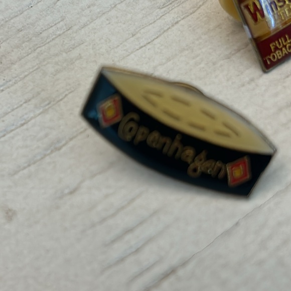 Vintage tobacco pins - Picture 4 of 7